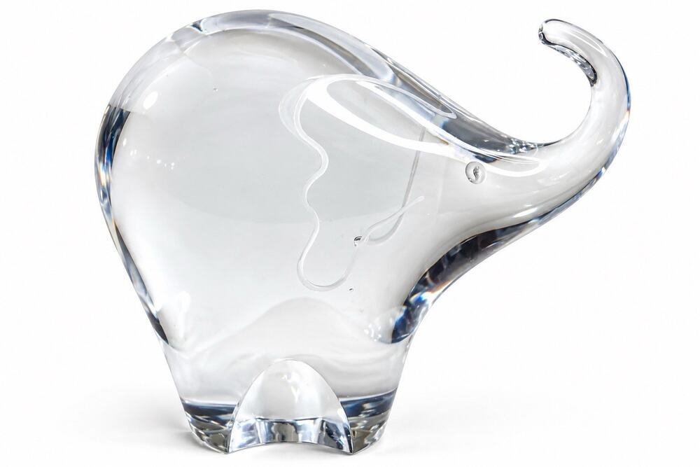 Kosta Boda Vicke Lindstrand Signed Art Glass Elephant Trunk Up Sweden 482